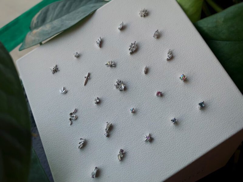 jewel-12-captive-hearts-piercing